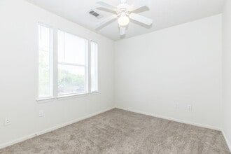 Costa Mirada in San Antonio, TX - Foto de edificio - Building Photo