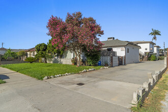 329 N Montebello Blvd in Montebello, CA - Building Photo - Building Photo