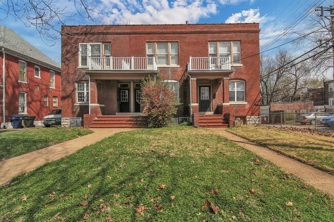4925 Magnolia Ave in St. Louis, MO - Building Photo - Building Photo