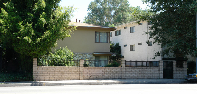 4254 Laurel Canyon Blvd in Studio City, CA - Building Photo - Building Photo