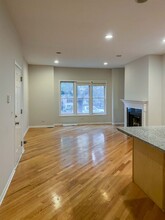2718 N Wayne Ave, Unit 1N in Chicago, IL - Building Photo - Building Photo