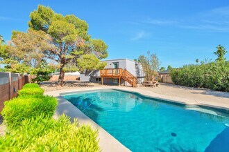 1735 E La Jolla Dr in Tempe, AZ - Building Photo - Building Photo