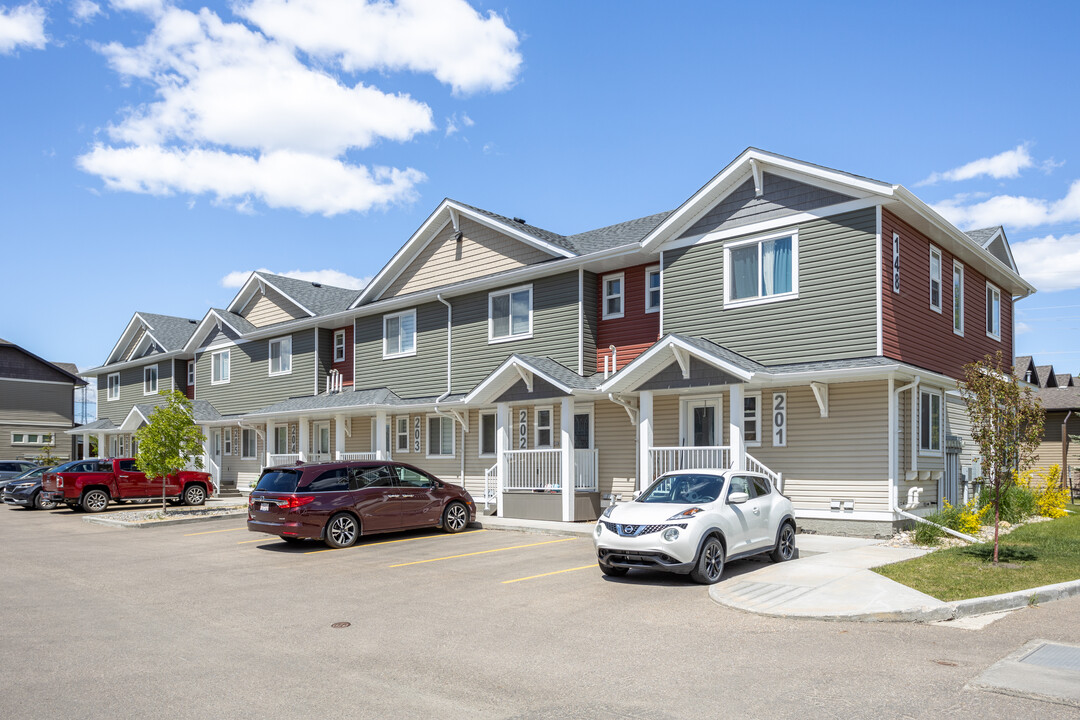 Vanier Village in Red Deer, AB - Building Photo