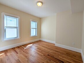 63 Merriam St, Unit 3 in Somerville, MA - Building Photo - Building Photo