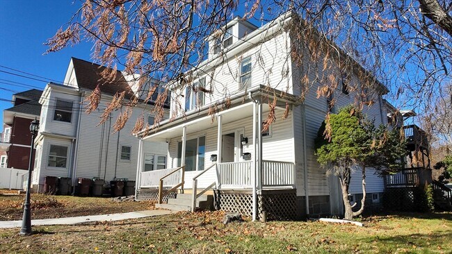 61 Thomas St in Dedham, MA - Building Photo - Building Photo