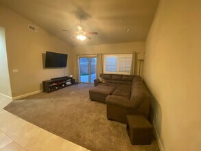 1830 W Humboldt Dr in Hanford, CA - Building Photo - Building Photo