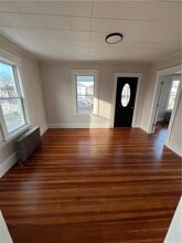 34 Heroux Ave in Woonsocket, RI - Foto de edificio - Building Photo