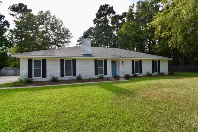 625 Zephyr Ln in Ruston, LA - Foto de edificio - Building Photo