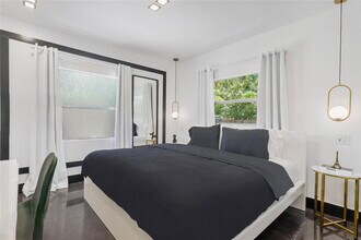 5624 NW 5th Ave in Miami, FL - Foto de edificio - Building Photo