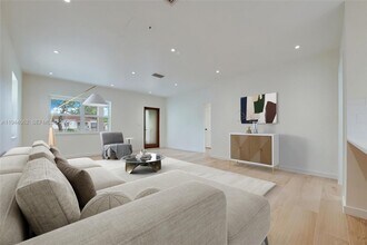 6356 SW 14th St in West Miami, FL - Building Photo - Building Photo