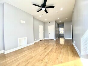 1010 W Sunnyside Ave, Unit #1010-3 in Chicago, IL - Building Photo - Building Photo