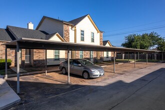 Quail Creek in Lubbock, TX - Foto de edificio - Building Photo
