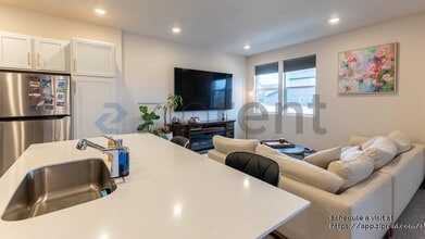 24460 E Harrier Ln in Liberty Lake, WA - Foto de edificio - Building Photo