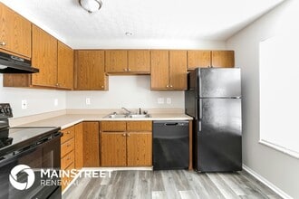 2980 Blue Moon Dr in Columbus, OH - Foto de edificio - Building Photo