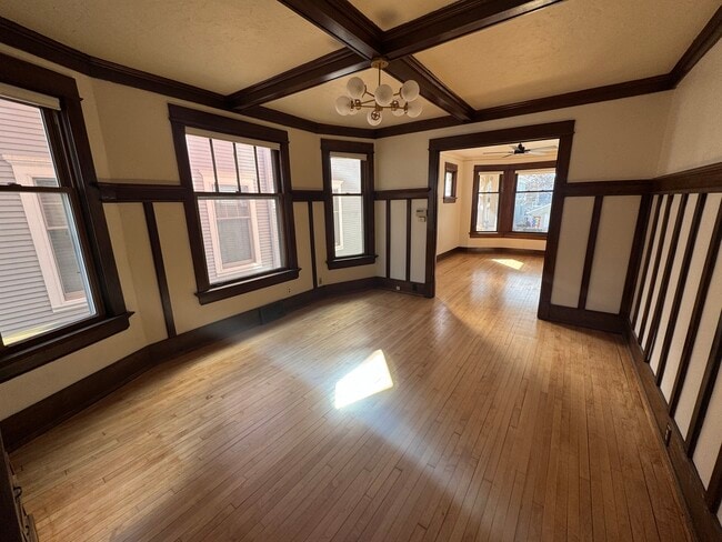 2992 S Wentworth Ave in Milwaukee, WI - Foto de edificio - Building Photo