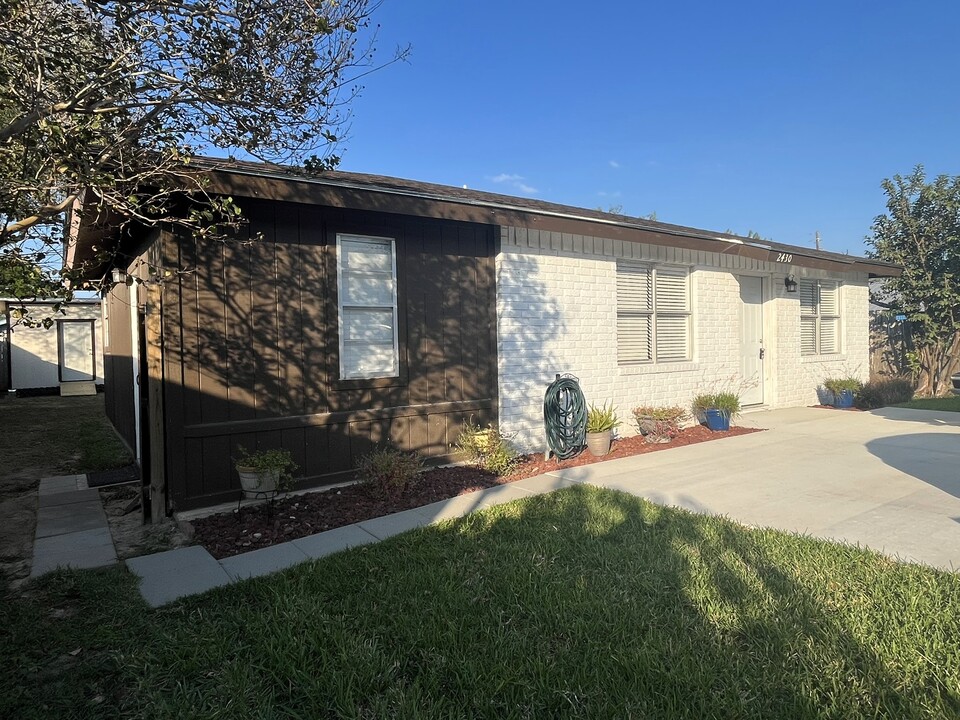 2430 Russell Dr in Brownsville, TX - Building Photo