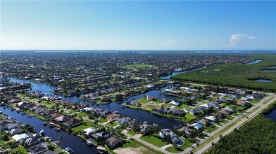 2938 SW 40th St in Cape Coral, FL - Foto de edificio - Building Photo