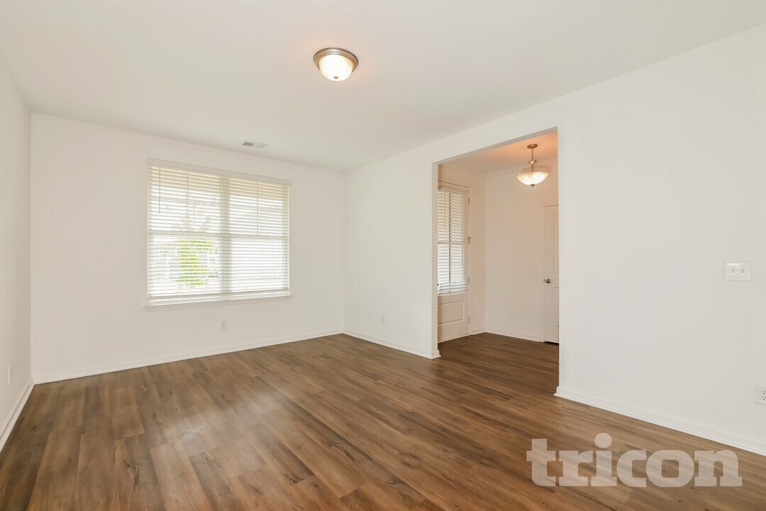 117 Everett Sq in Mcdonough, GA - Foto de edificio