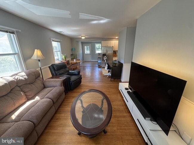 property at 1914 Storm Dr