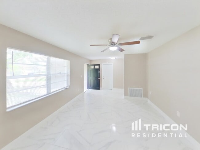 2159 Danforth Rd in Spring Hill, FL - Building Photo - Building Photo