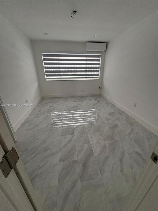 6890 Abbott Ave in Miami Beach, FL - Building Photo
