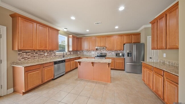 13819 Stone Gate Dr in Baton Rouge, LA - Building Photo - Building Photo