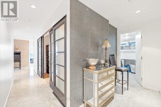 180-3180 University Ave in Toronto, ON - Building Photo - Building Photo