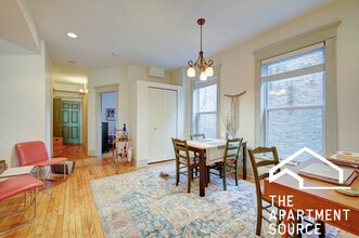 882 N Marshfield Ave in Chicago, IL - Foto de edificio - Building Photo