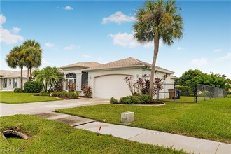 249 Bethany Home Dr in Lehigh Acres, FL - Building Photo - Building Photo