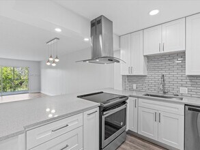 3150 N Palm Aire Dr in Pompano Beach, FL - Building Photo - Building Photo