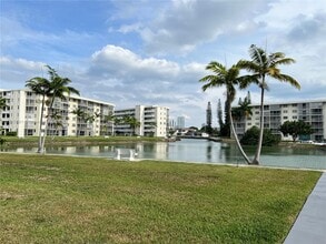 2851 Leonard Dr in Aventura, FL - Building Photo - Building Photo