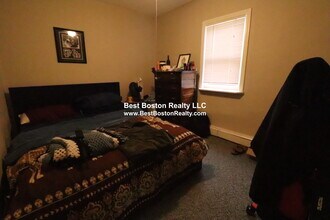 34 Speridakis Terrace, Unit 3 in Cambridge, MA - Foto de edificio - Building Photo