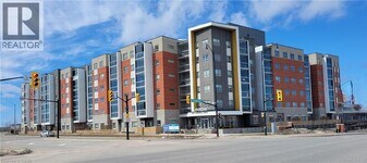 200 Lagerfeld Dr in Brampton, ON - Building Photo