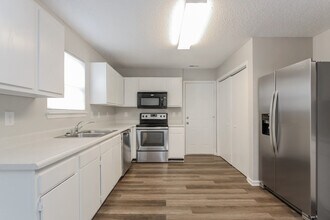 5425 Bluff View Dr in Indianapolis, IN - Building Photo - Building Photo