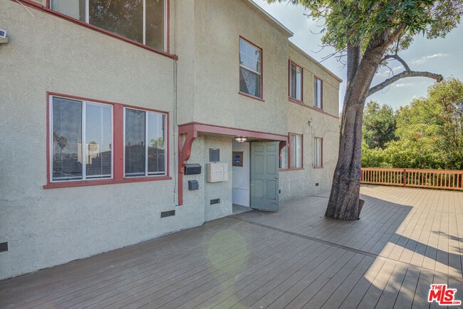 property at 2710 Bellevue Ave