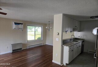 36 Donna Lynn Dr in East Greenbush, NY - Building Photo - Building Photo
