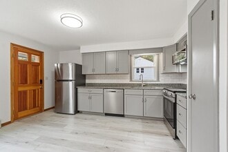 4 Haskell Rd in Pepperell, MA - Building Photo - Building Photo