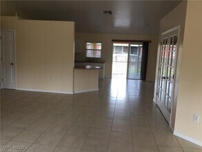 696 Homestead Rd S in Lehigh Acres, FL - Foto de edificio - Building Photo