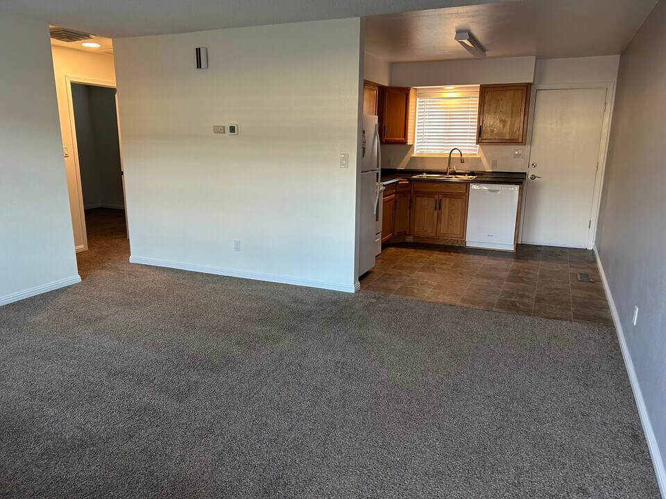 1042 H St in Sparks, NV - Foto de edificio