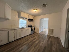 4734 Wyandotte St in Baton Rouge, LA - Foto de edificio - Building Photo