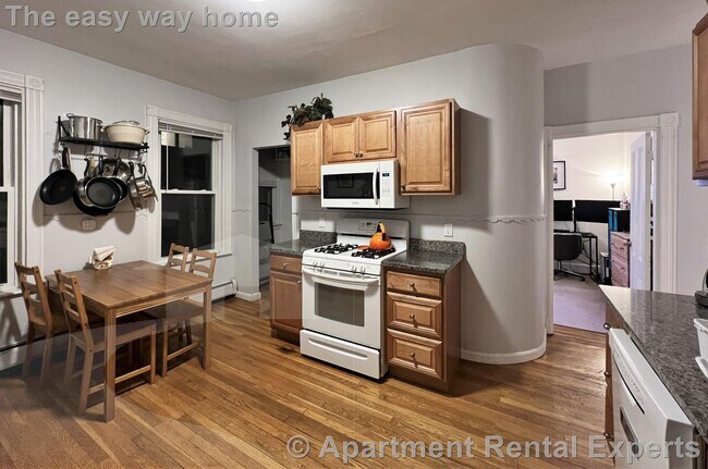 64 A Beacon St in Somerville, MA - Building Photo - Building Photo