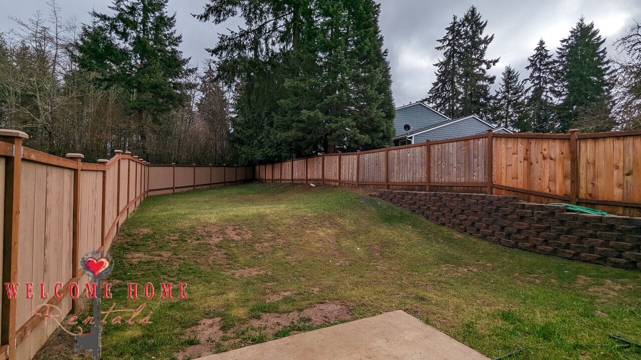 100-102 Oak St in Winlock, WA - Building Photo