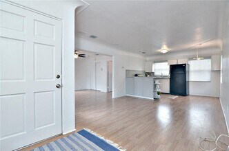 1119 14th St N-Unit -1/2 in St. Petersburg, FL - Building Photo - Building Photo