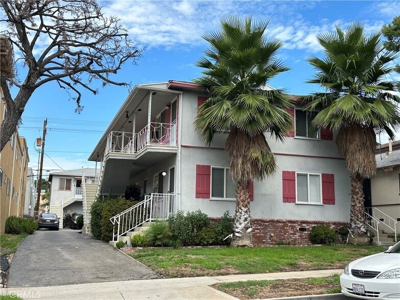 611 E Santa Anita Ave, Unit G in Burbank, CA - Building Photo