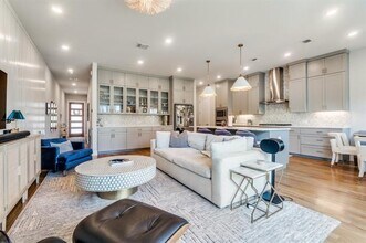 3936 Bowie Ln in Dallas, TX - Building Photo - Building Photo