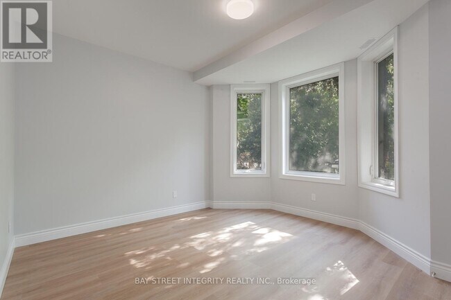 459 Palmerston Blvd in Toronto, ON - Building Photo - Building Photo