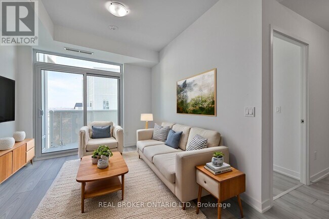 498-2498 Caldari Rd