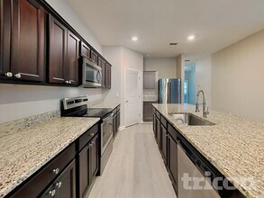 16435 Winding Blossom Dr in Groveland, FL - Building Photo - Building Photo