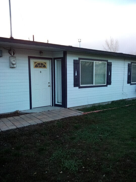 510 NW Bradford Ave, Unit A in Mountain Home, ID - Building Photo