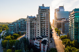 Chateau LaCaille in Calgary, AB - Building Photo - Building Photo